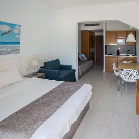 Apartment Sea To *