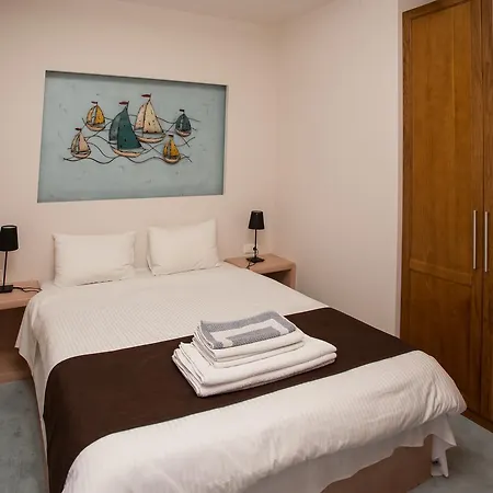 Sea To * Néa Péramos