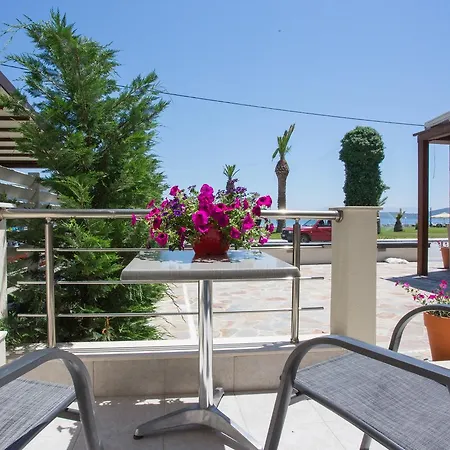 Sea To Néa Péramos