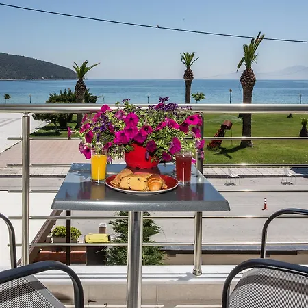 Sea To * Néa Péramos