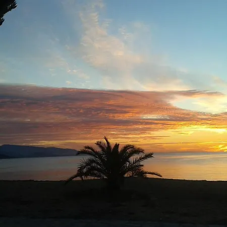 Sea To * Néa Péramos